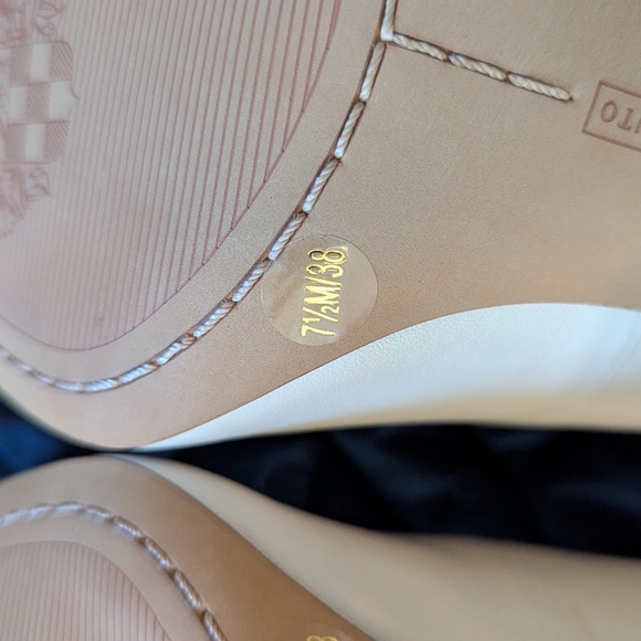 Vince Camuto Akenta Creamy White Flare Heel Pump - Picture 9 of 9